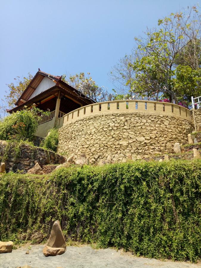 Stairway To Heaven Bungalows And Restaurant Amed Exteriör bild